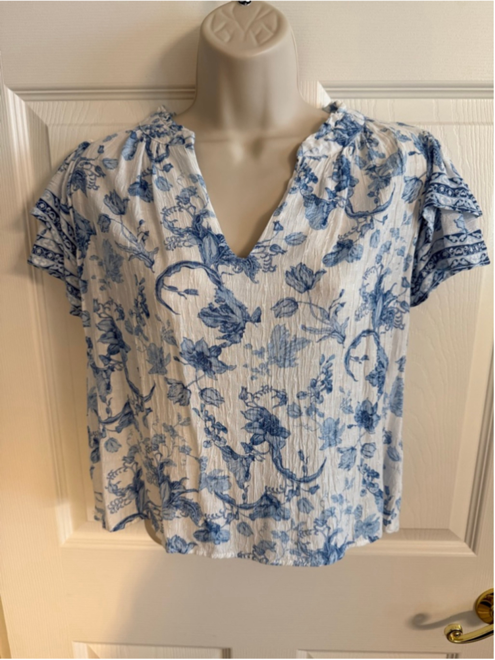 Laura Ashley Blue Toile Flutter-Sleeve Peasant Blouse size small